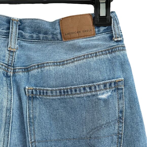 American Eagle SZ 2 LONG Mom Jeans Mid-Rise Whiskered Distressed Light Wash Blue - Picture 8 of 12
